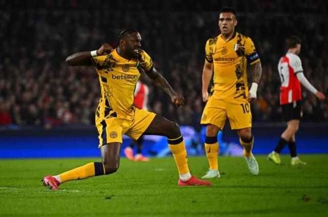 1741216537359046048.jpg 【欧冠】锋线双响炮!国际米兰客场2比0费耶诺德