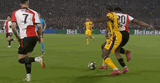 1741216614033037624.gif 【欧冠】锋线双响炮!国际米兰客场2比0费耶诺德