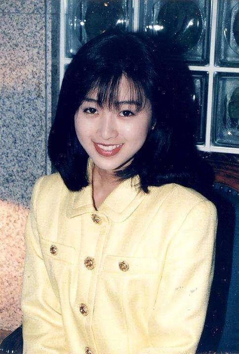 pp电子-堕落的“清纯女星”酒井法子，这张腿间蝴蝶背后，隐藏着的故事