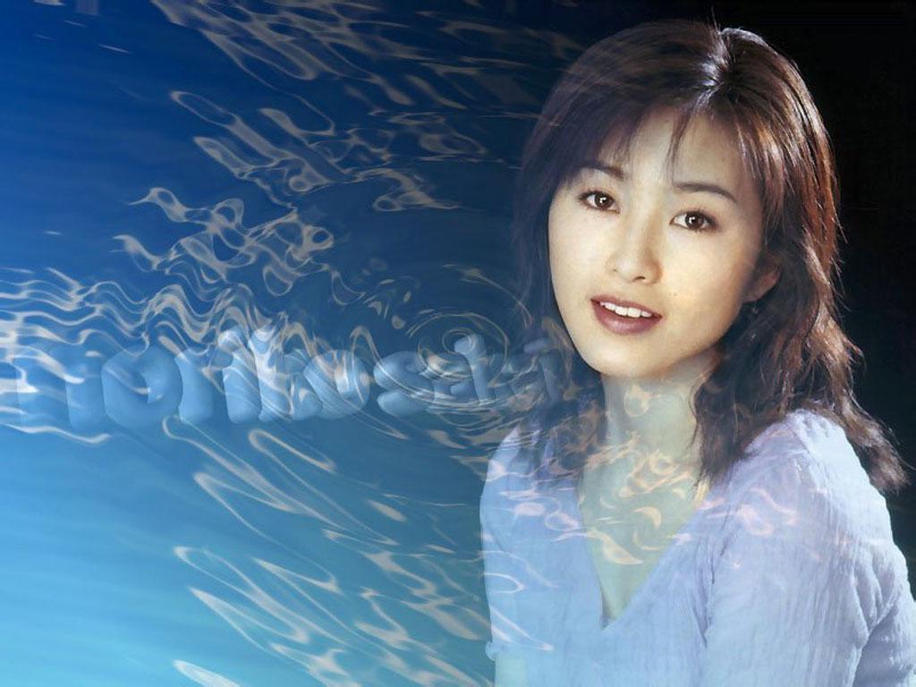 pp电子-堕落的“清纯女星”酒井法子，这张腿间蝴蝶背后，隐藏着的故事